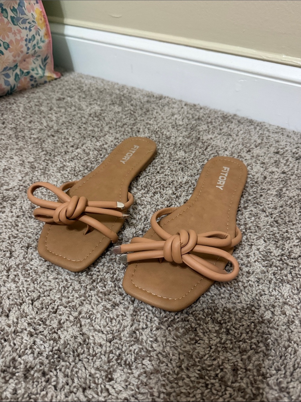 Fitory Women's Brown Tan Bow Knot Flip Flop Slip On Flat Sandals Size 8.5